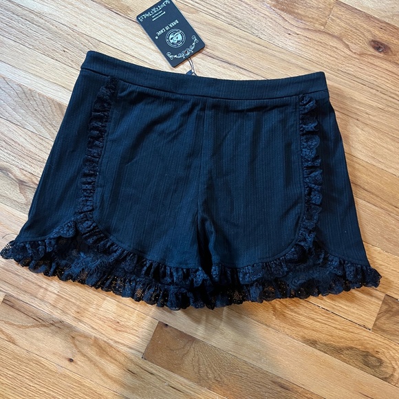 Dark in Love gothic ruffle shorts L/XL - Picture 1 of 7